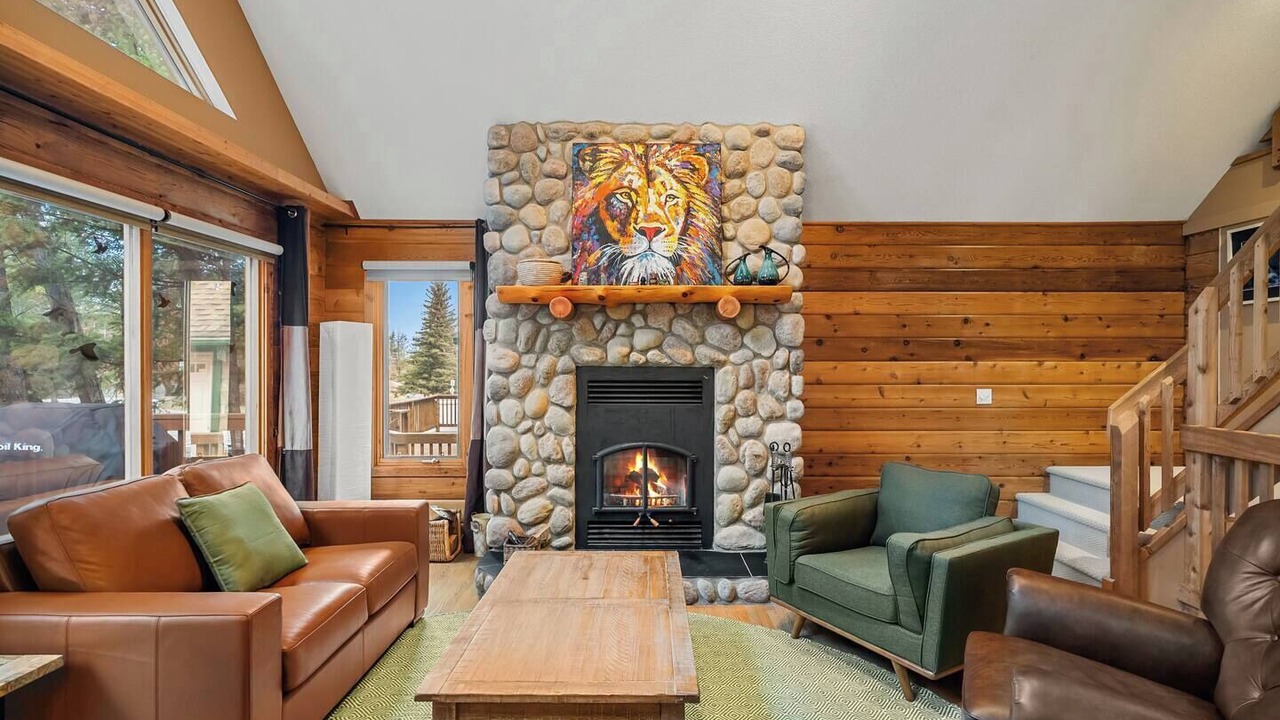 Photo of Livingroom in East Kootenay