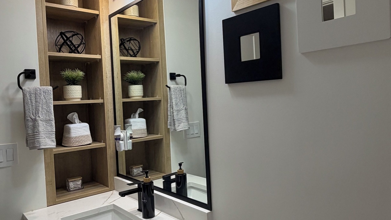 Photo of Bathroom in Division No. 11
