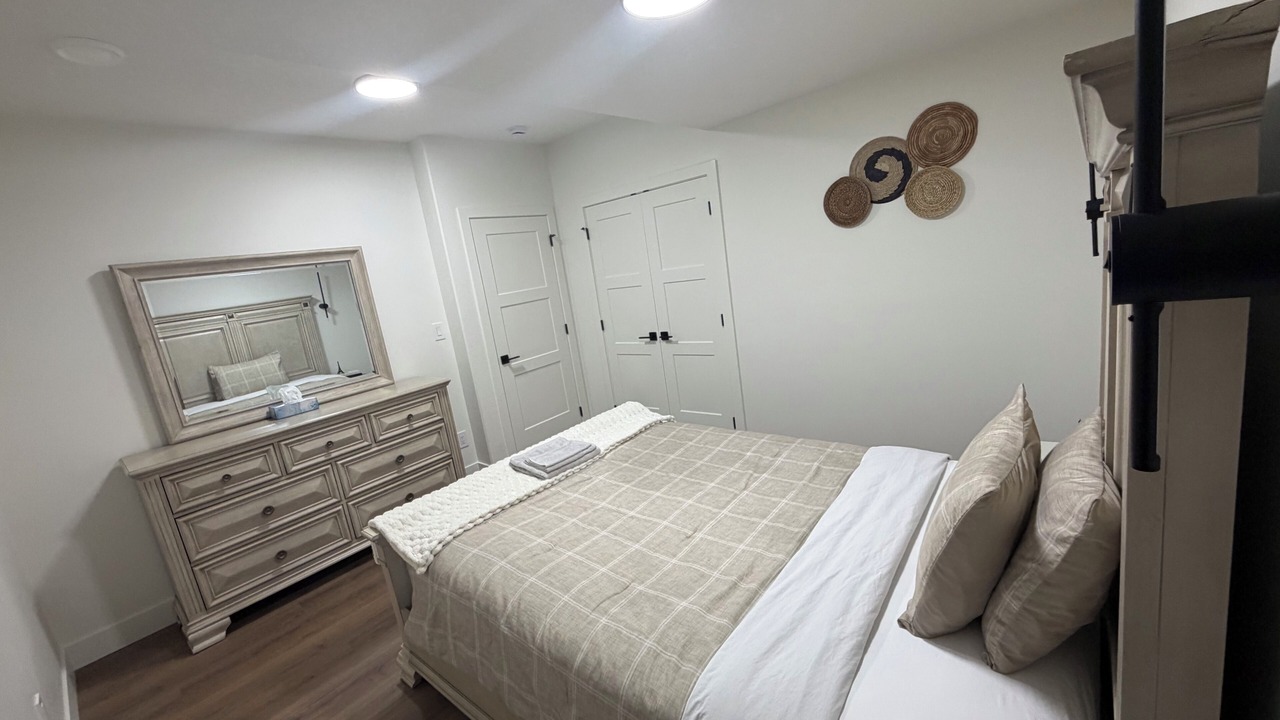 Photo of Bedroom in Division No. 11