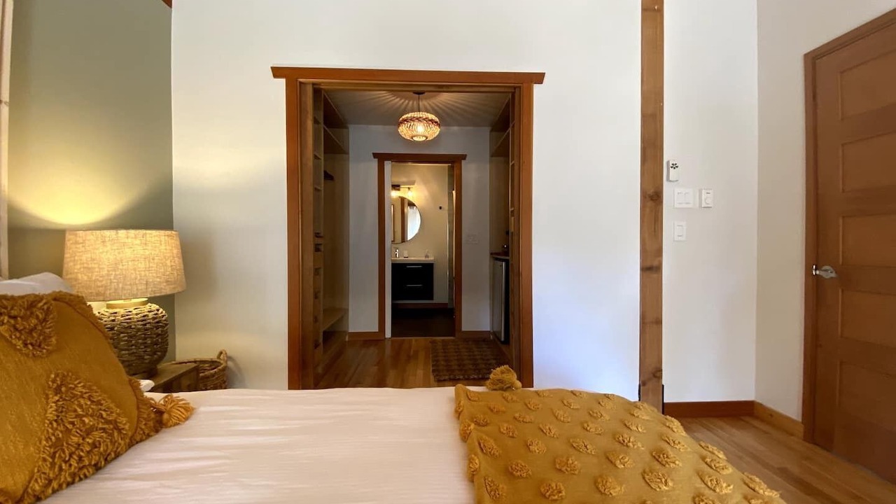 Photo of Bedroom in Bowen Island