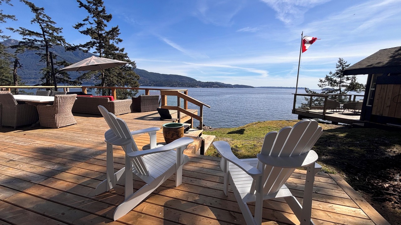 Photo of Patio Balcony in Bowen Island