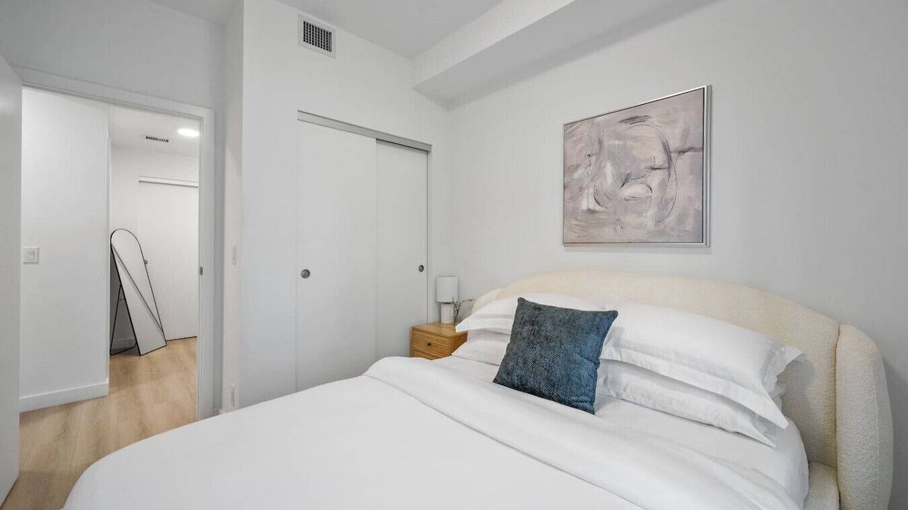 Photo of Bedroom in Crescent Heights