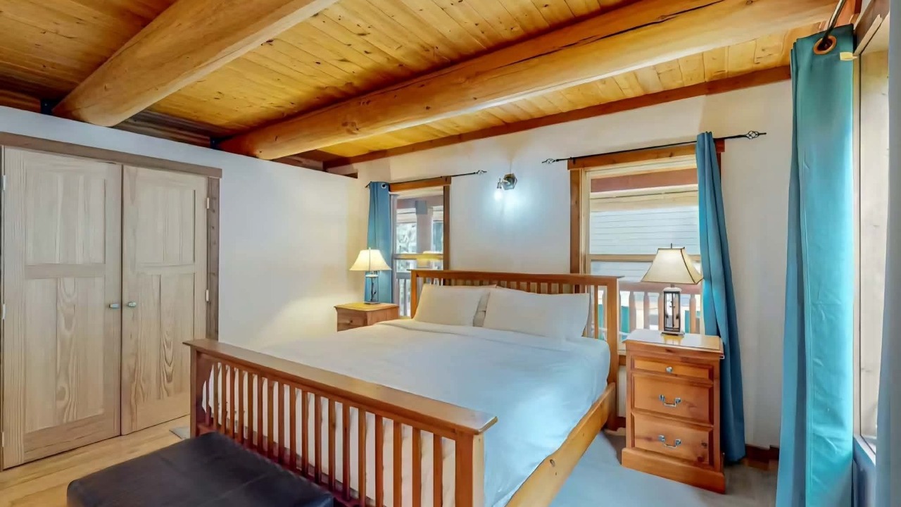 Photo of Bedroom in Christina Lake