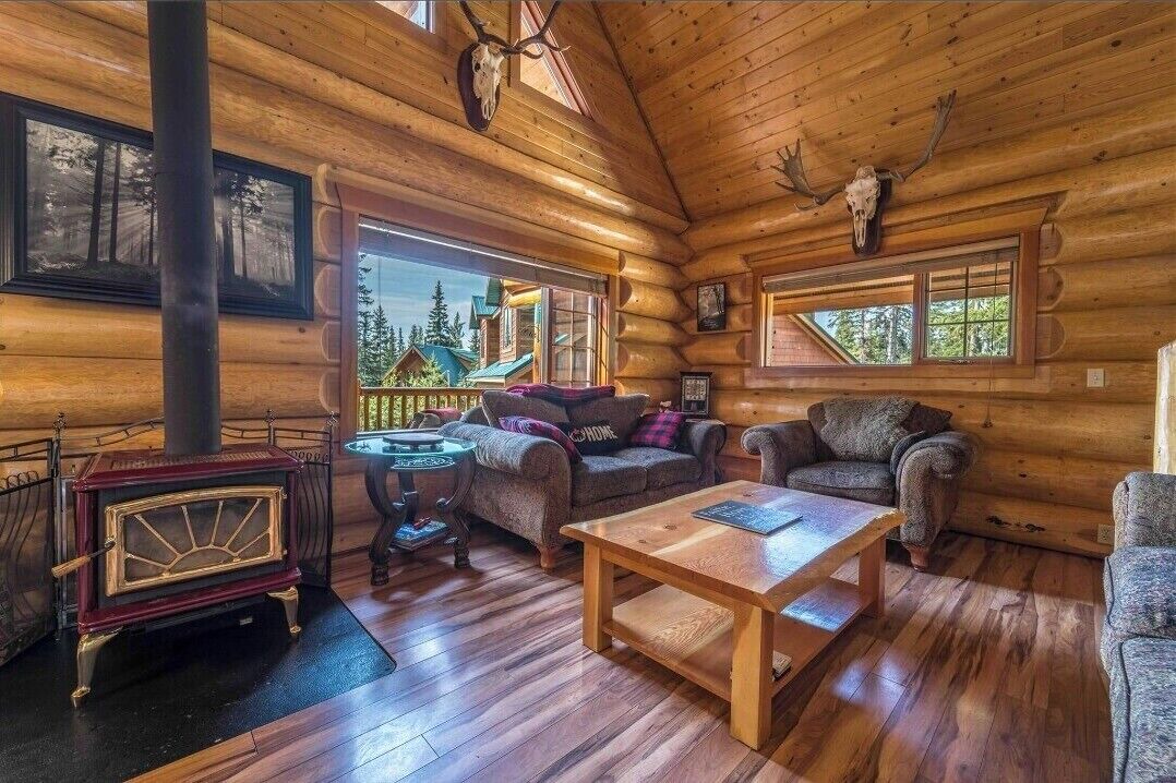 Photo of Livingroom in Logan Lake