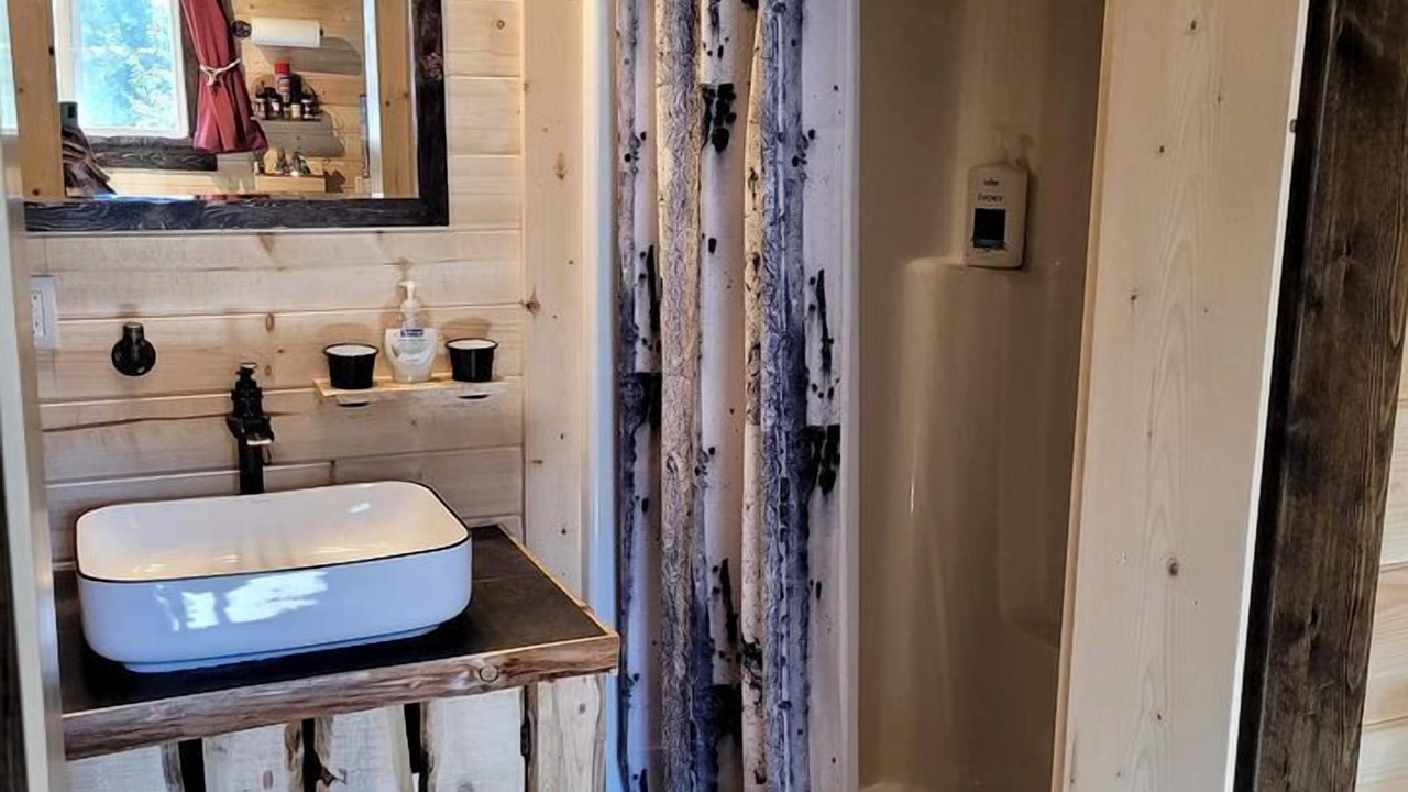 Photo of Bathroom in Nordegg