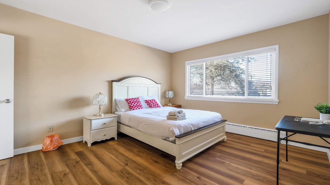 Photo of Bedroom in Oakridge