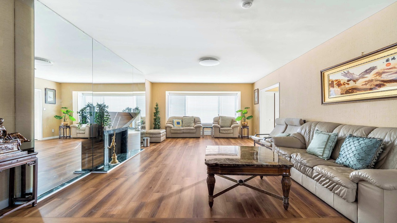 Photo of Livingroom in Oakridge