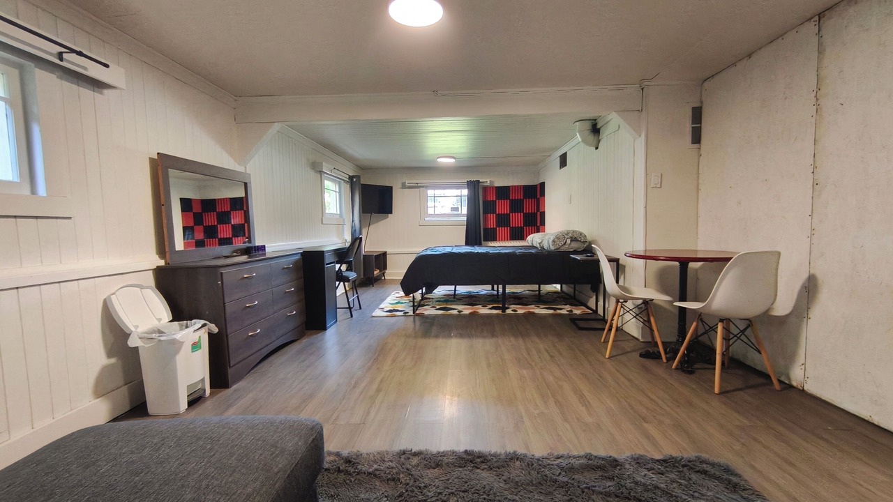 Photo of Bedroom in Kensington-Cedar Cottage