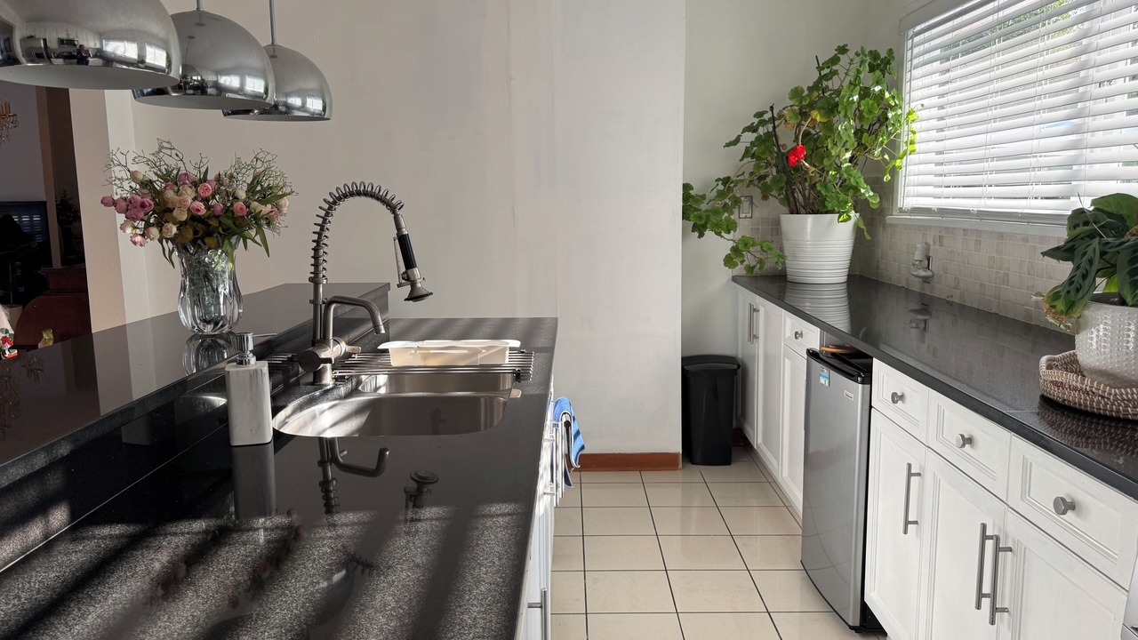 Photo of Kitchen in West Vancouver