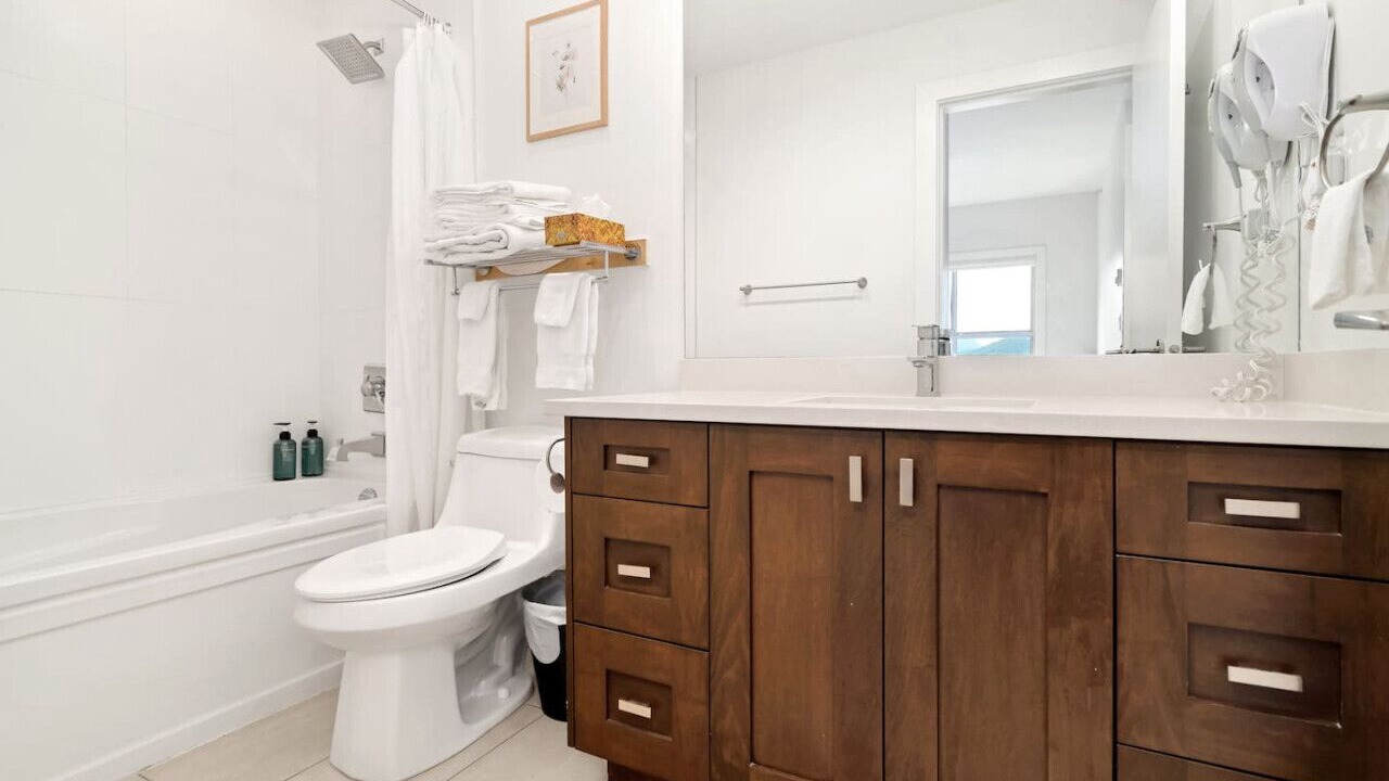 Photo of Bathroom in Harrison Hot Springs