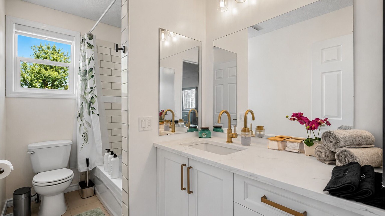 Photo of Bathroom in Canyon Meadows
