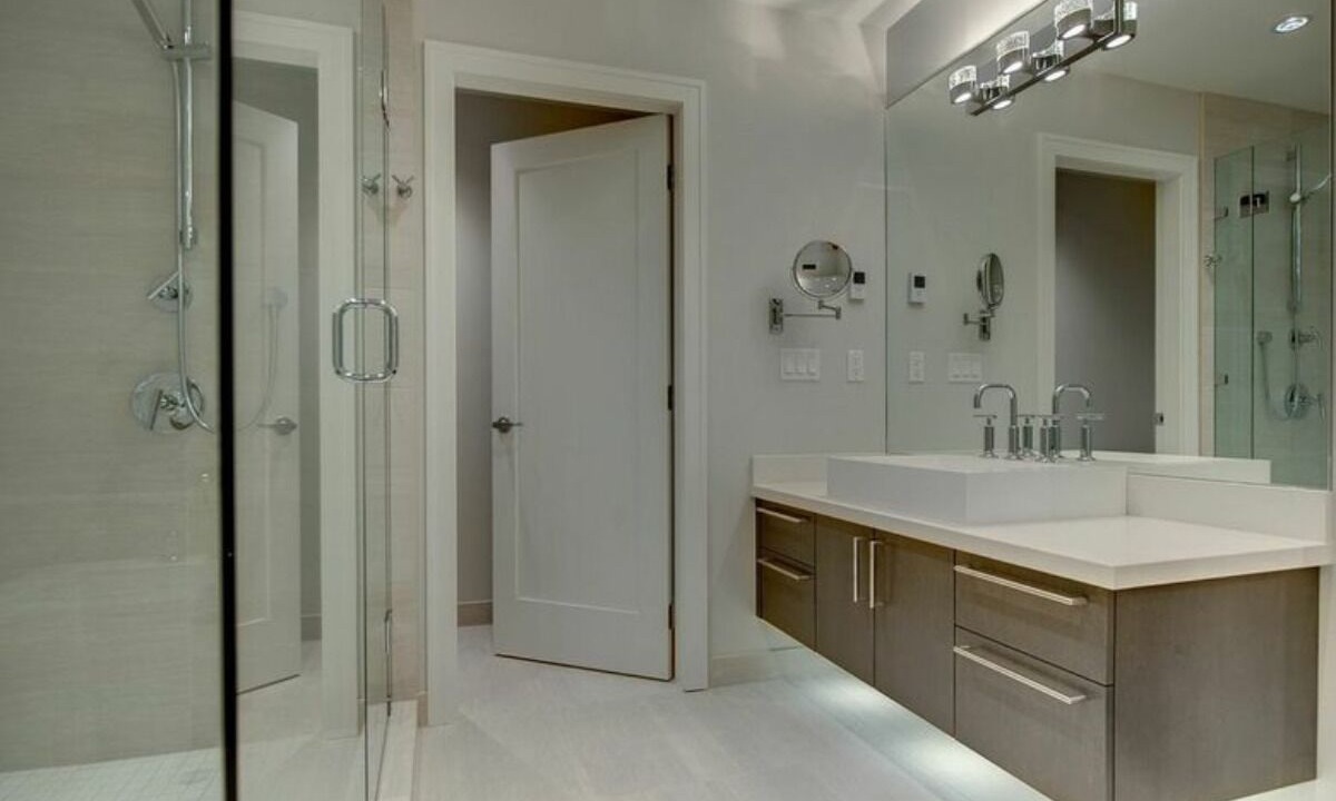 Photo of Bathroom in Canyon Heights