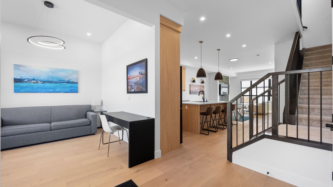 Photo of Livingroom in Banff Trail