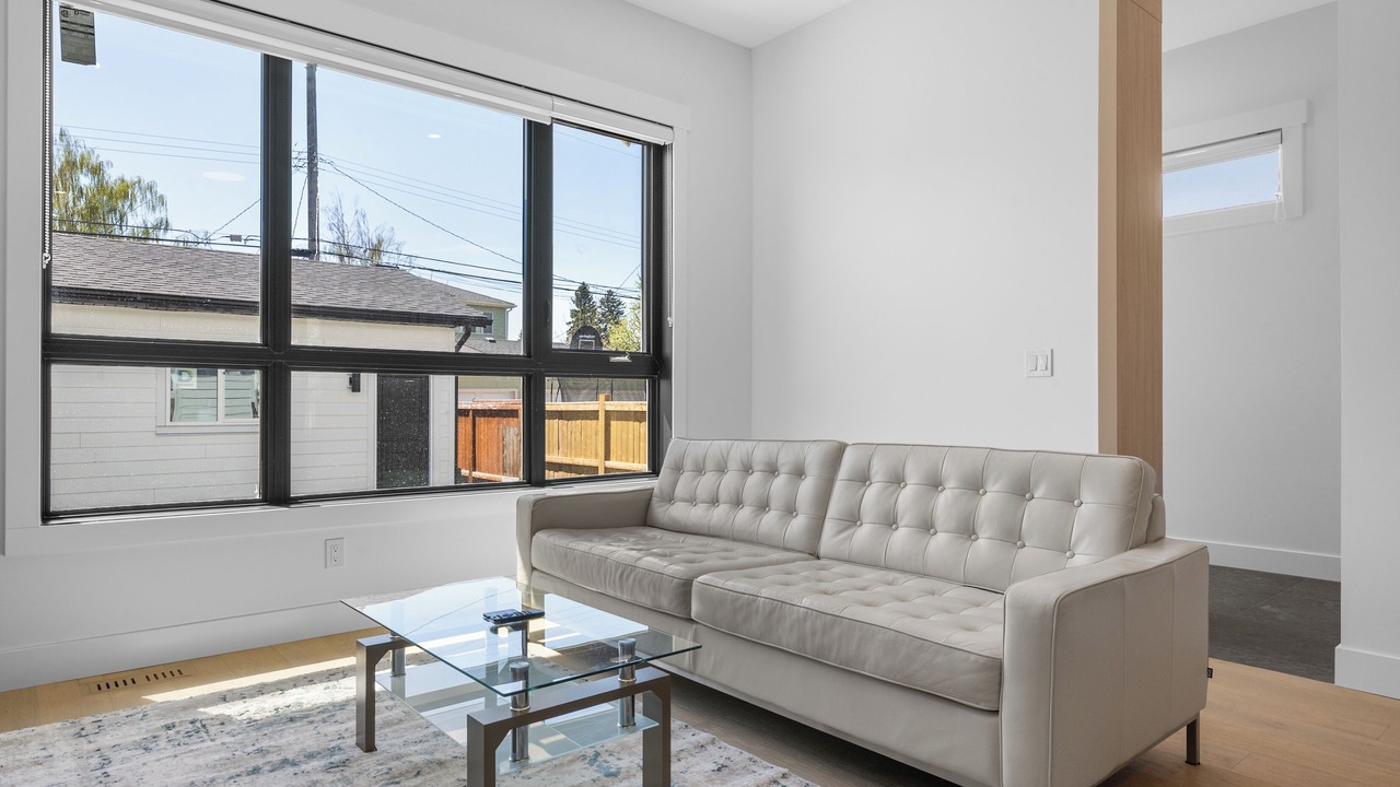 Photo of Livingroom in Banff Trail