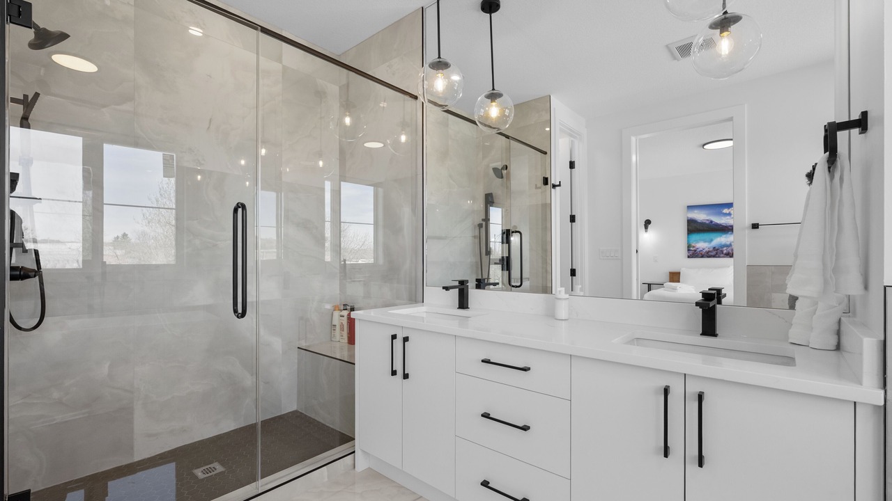 Photo of Bathroom in Banff Trail