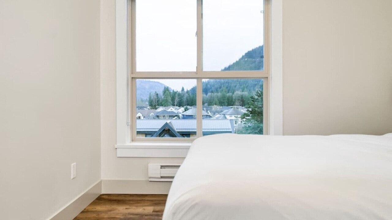 Photo of Bedroom in Harrison Hot Springs
