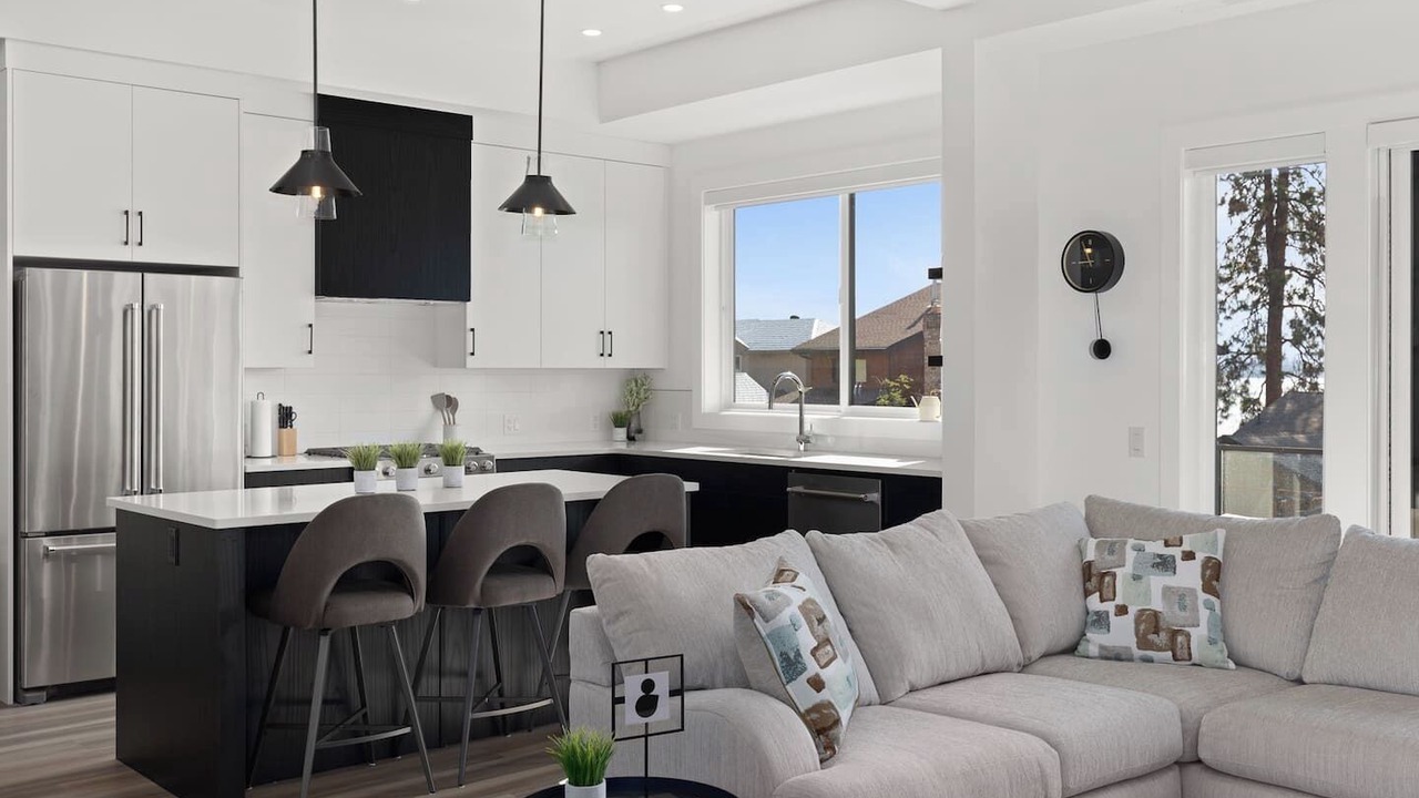 Photo of Livingroom in Central Okanagan