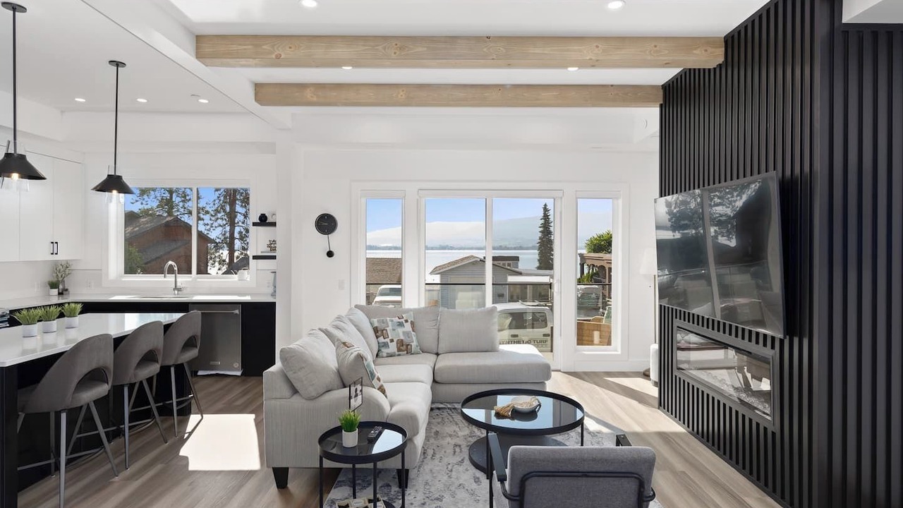 Photo of Livingroom in Central Okanagan