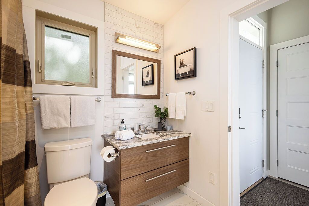 Photo of Bathroom in Okanagan-Similkameen