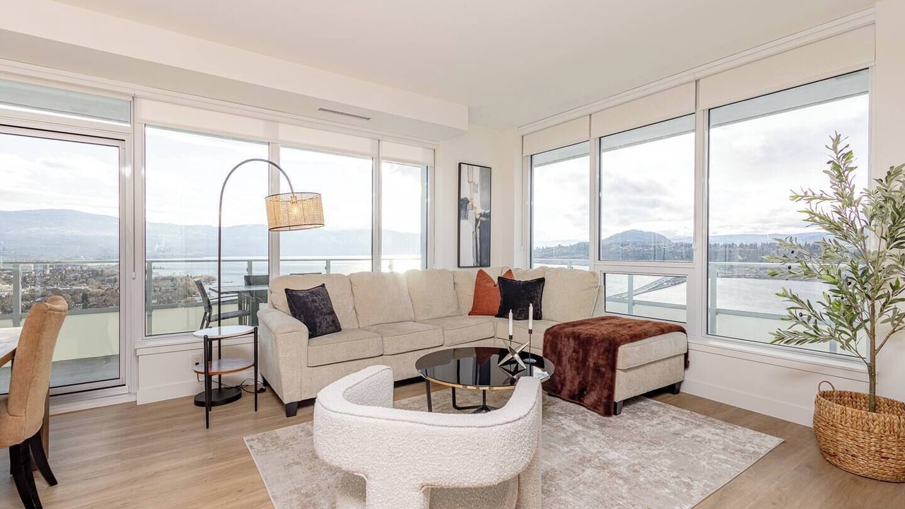Photo of Livingroom in Downtown Kelowna