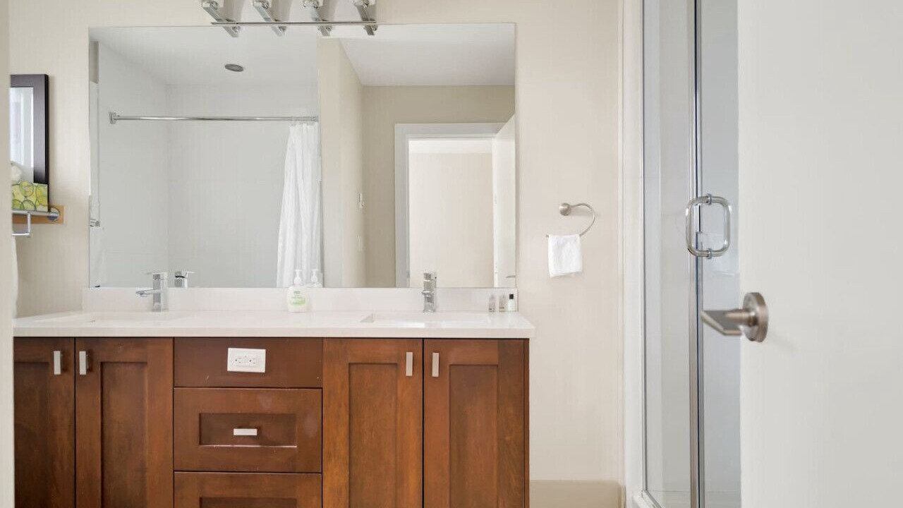 Photo of Bathroom in Harrison Hot Springs