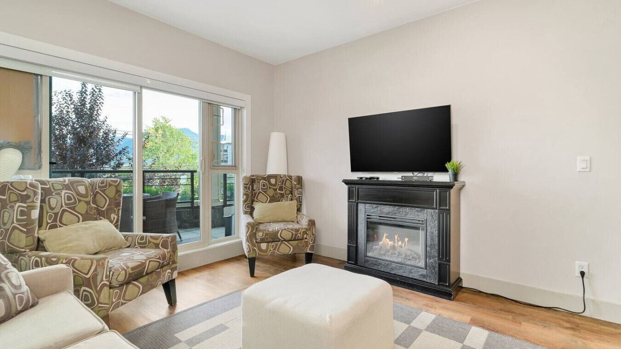 Photo of Livingroom in Harrison Hot Springs