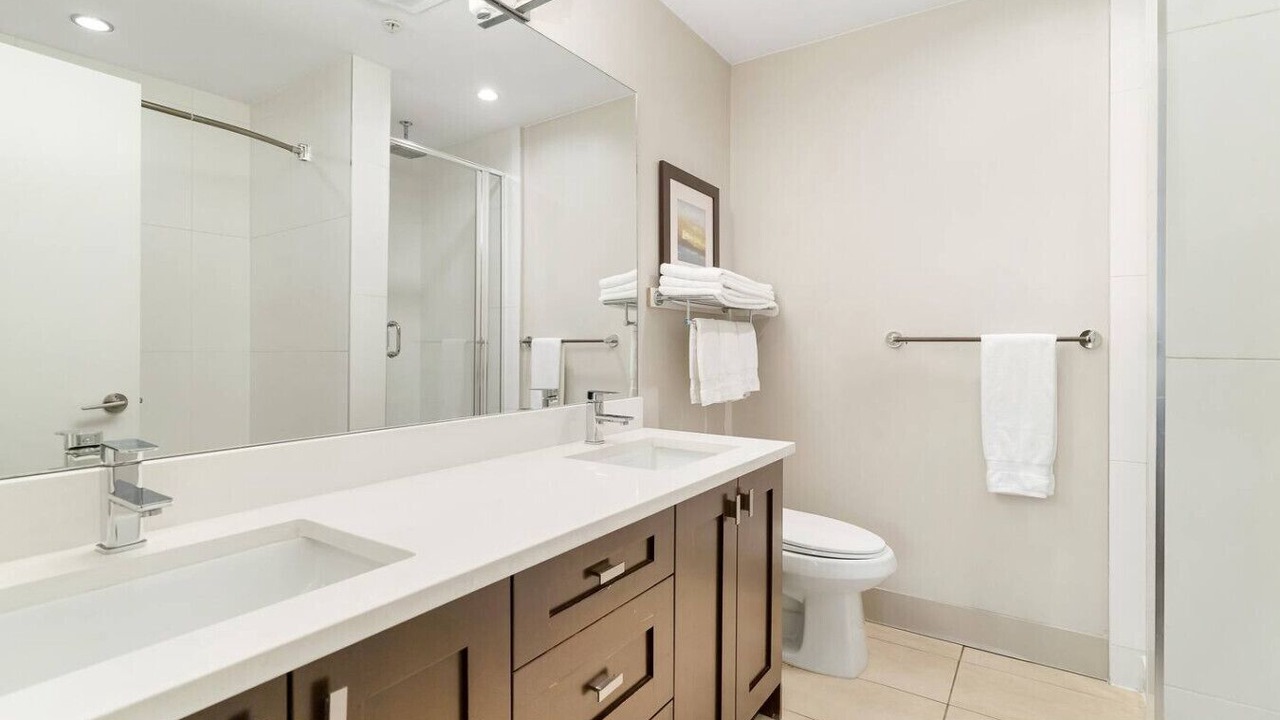 Photo of Bathroom in Harrison Hot Springs