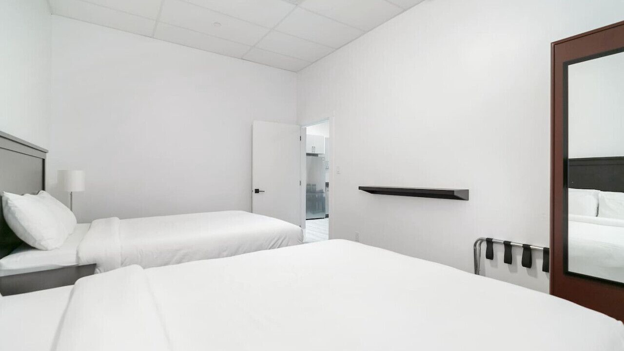 Photo of Bedroom in Harrison Hot Springs
