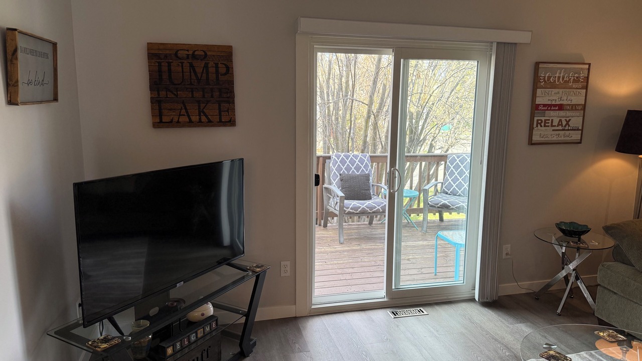 Photo of Livingroom in Sylvan Lake