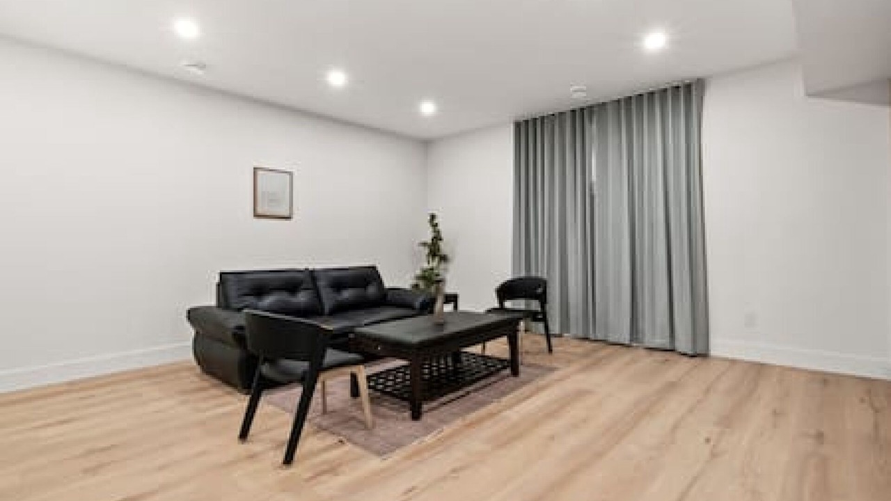 Photo of Livingroom in Banff Trail