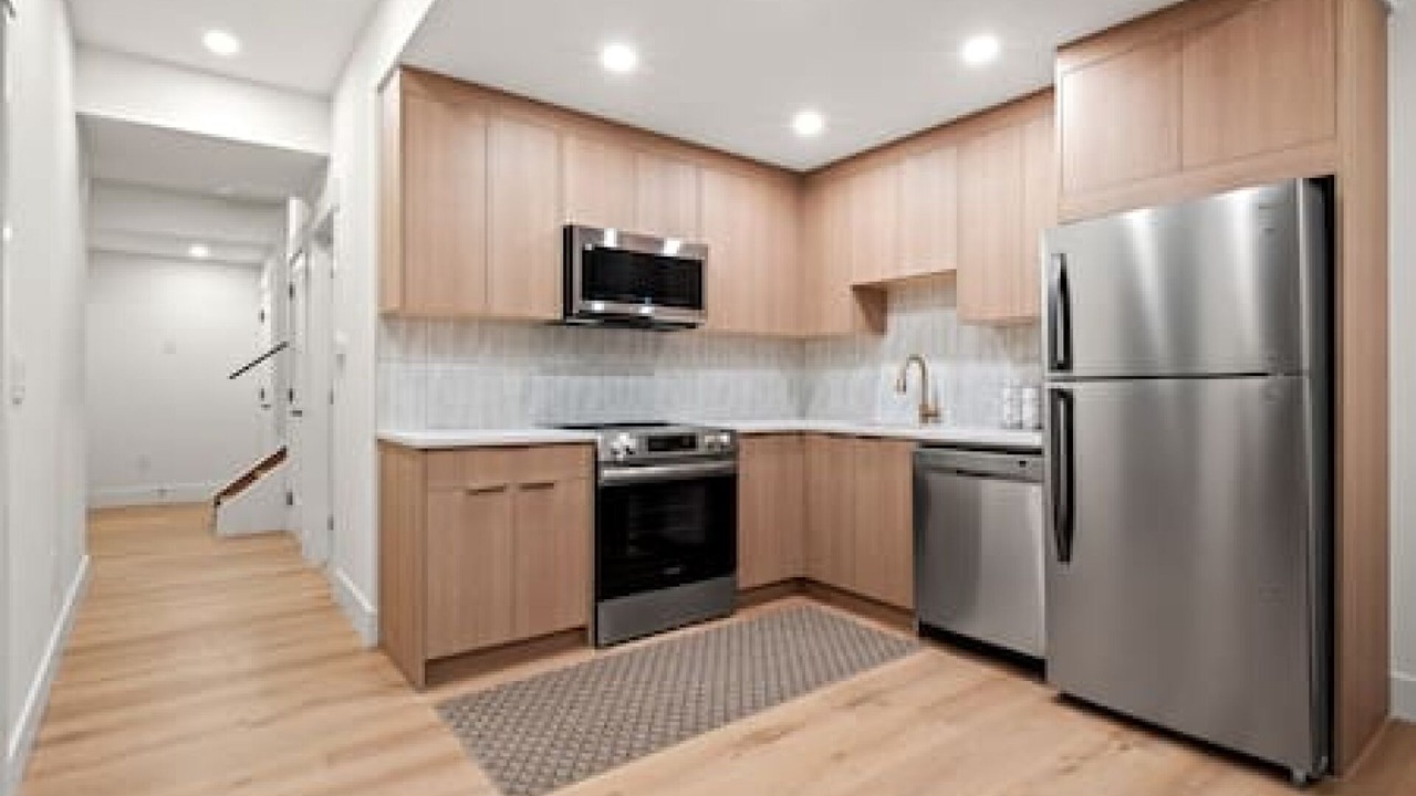 Photo of Kitchen in Banff Trail