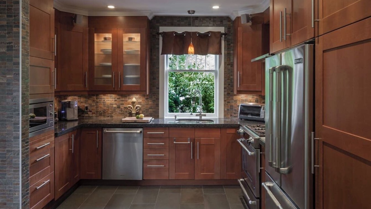 Photo of Kitchen in Central Lonsdale