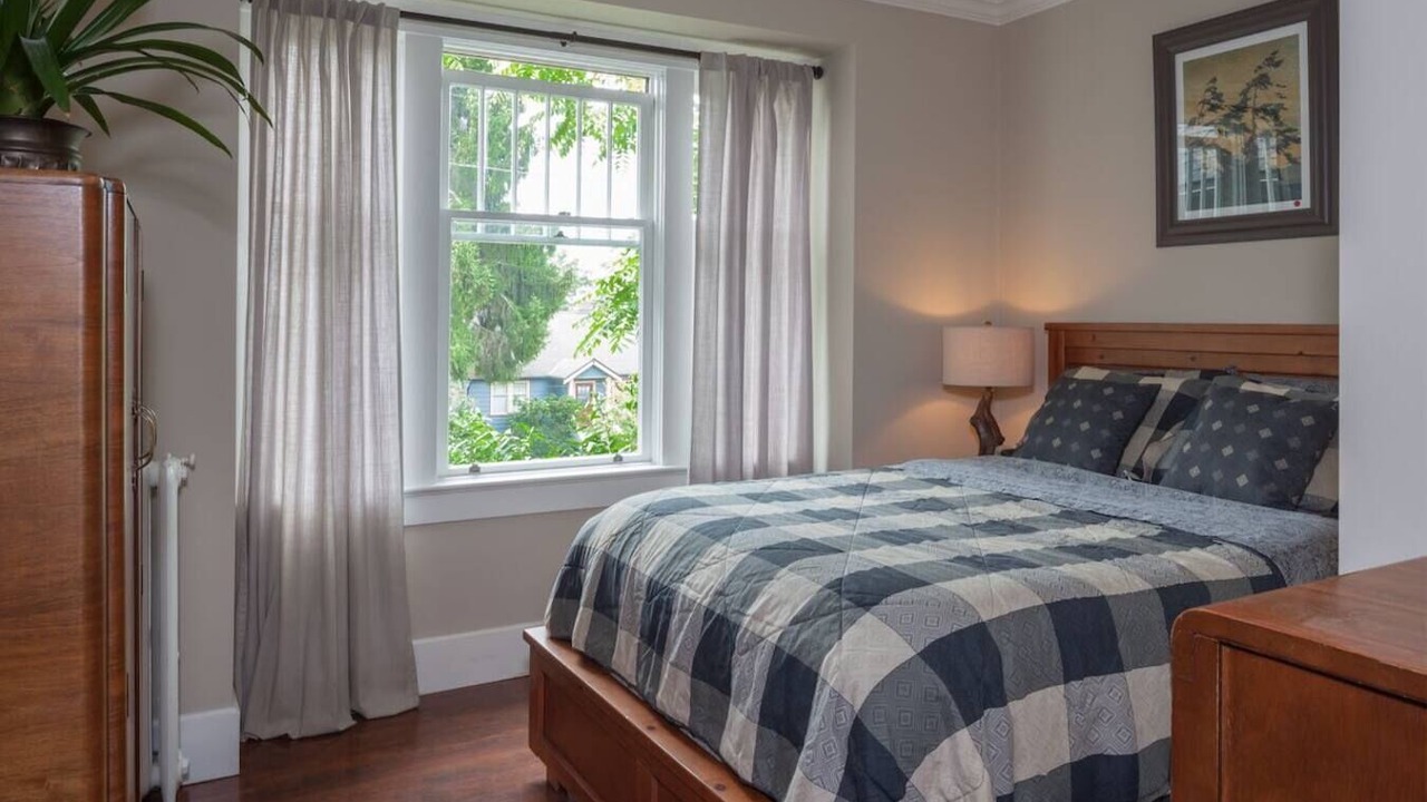 Photo of Bedroom in Central Lonsdale
