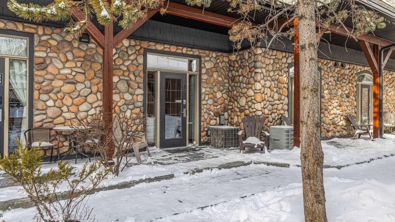 Photo of Outdoor in Cougar Creek