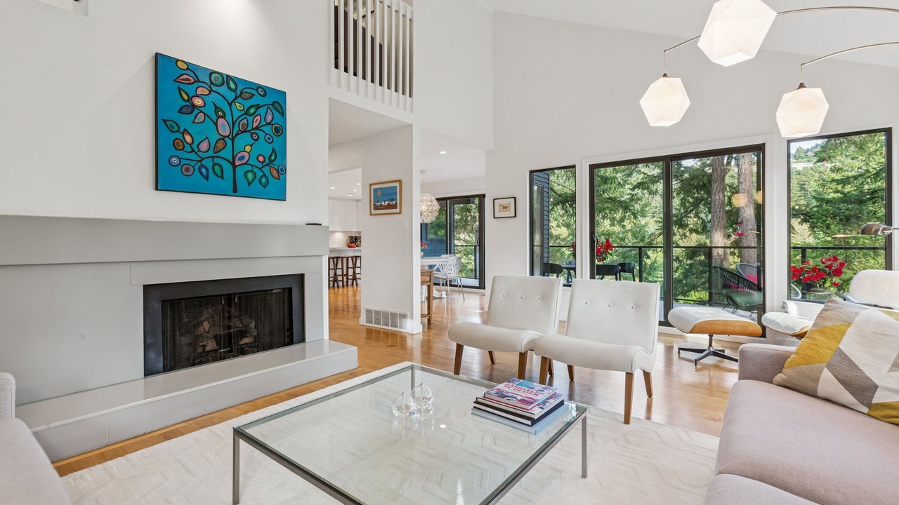 Photo of Livingroom in West Vancouver