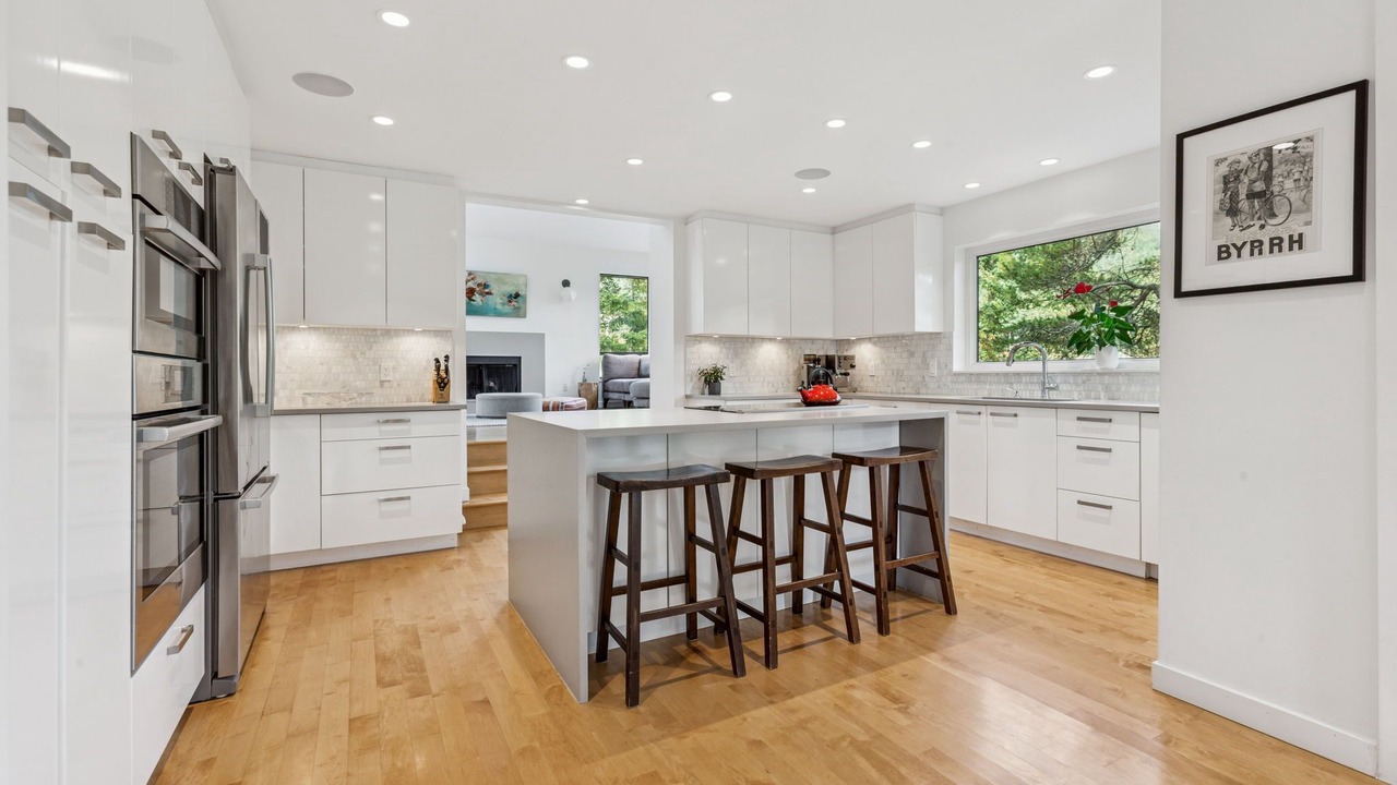 Photo of Kitchen in West Vancouver