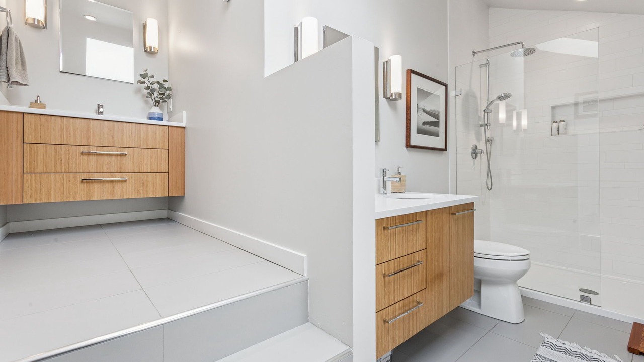 Photo of Bathroom in West Vancouver