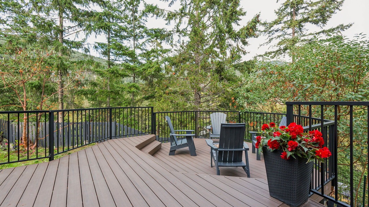 Photo of Patio Balcony in West Vancouver