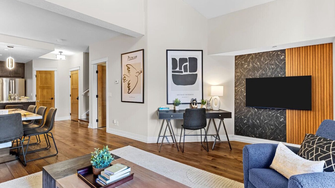Photo of Livingroom in Cougar Creek
