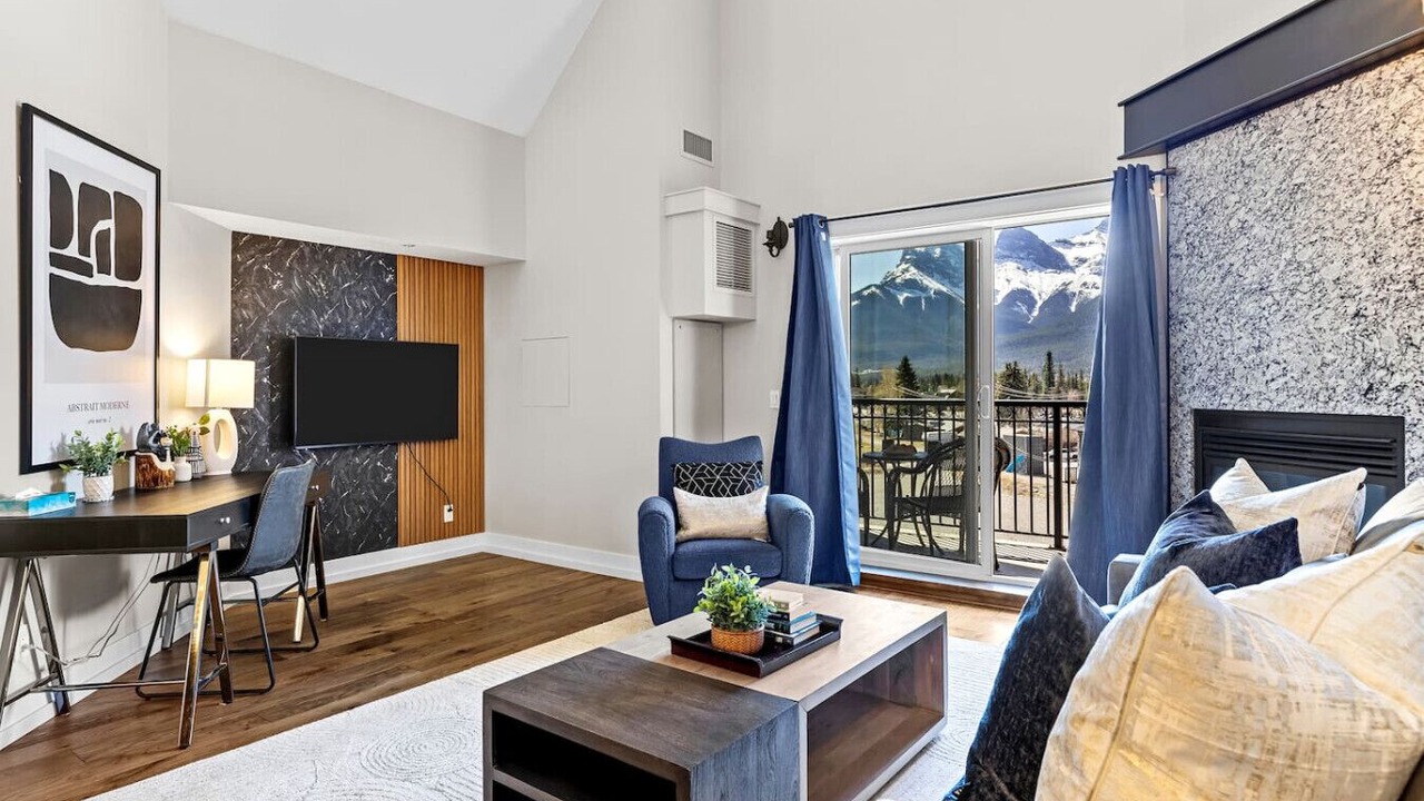 Photo of Livingroom in Cougar Creek
