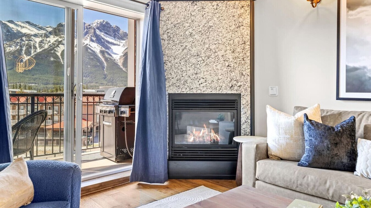 Photo of Livingroom in Cougar Creek