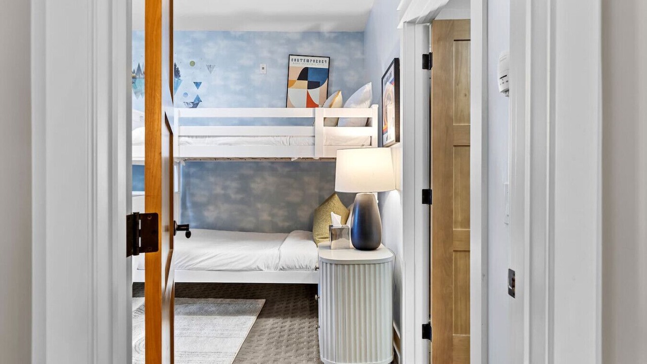 Photo of Bedroom in Cougar Creek