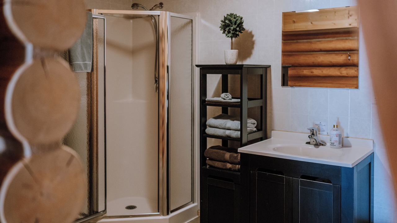 Photo of Bathroom in Red Deer River Crossing