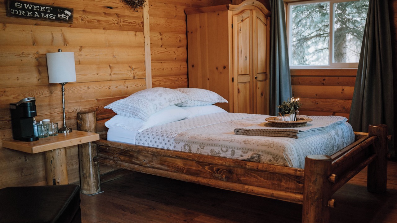 Photo of Bedroom in Red Deer River Crossing