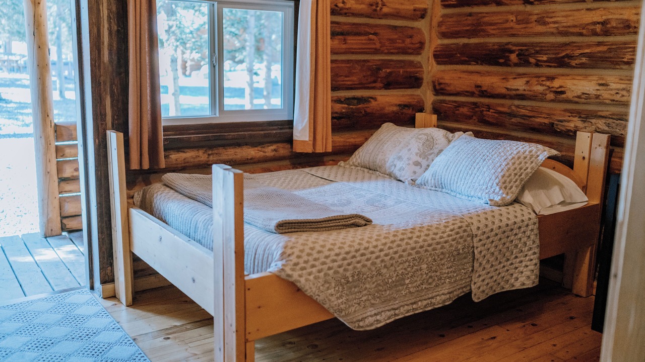 Photo of Bedroom in Red Deer River Crossing