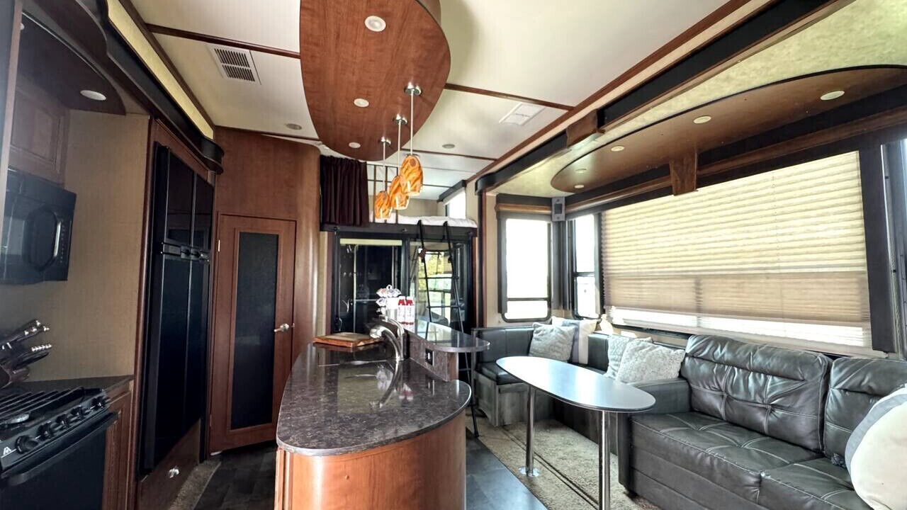 Photo of Livingroom in Stettler