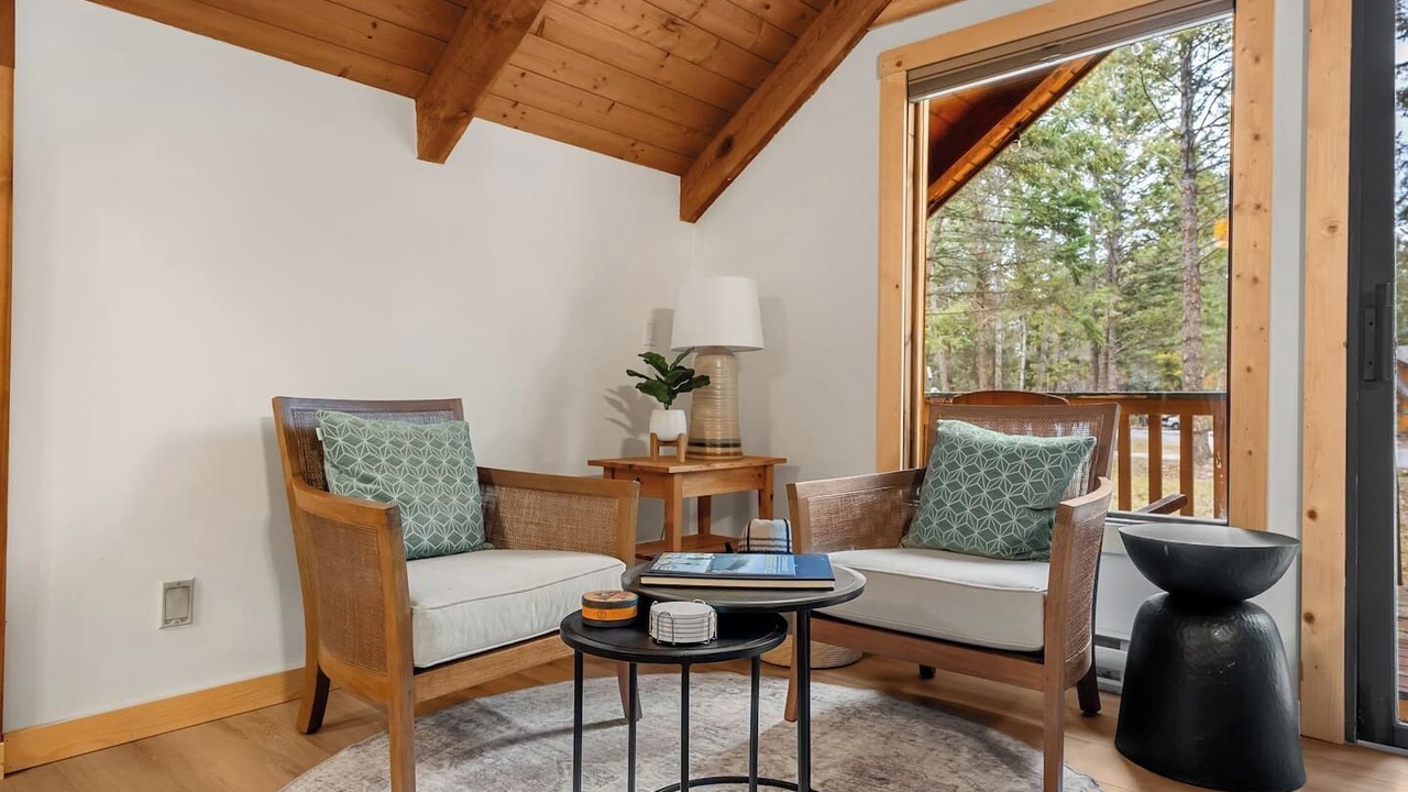 Photo of Livingroom in East Kootenay