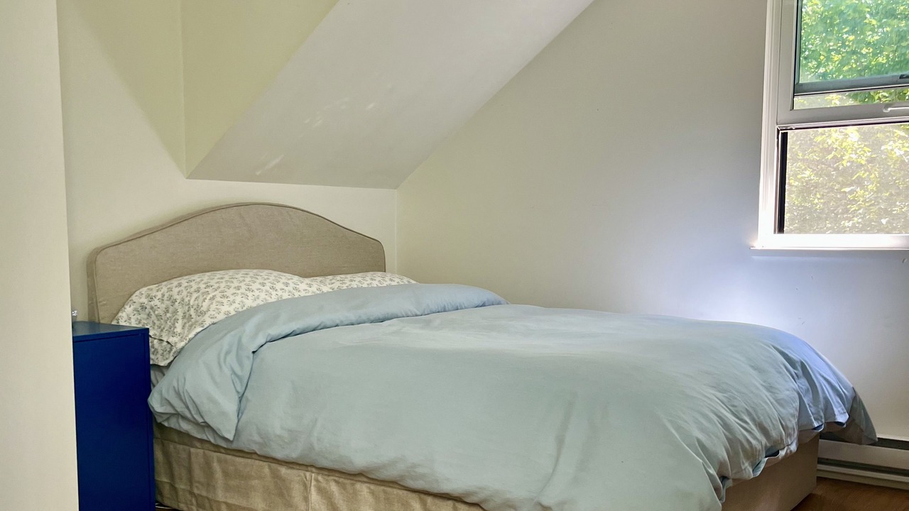 Photo of Bedroom in Kensington-Cedar Cottage