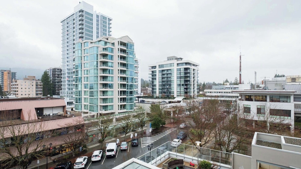 Photo of Outdoor in Central Lonsdale