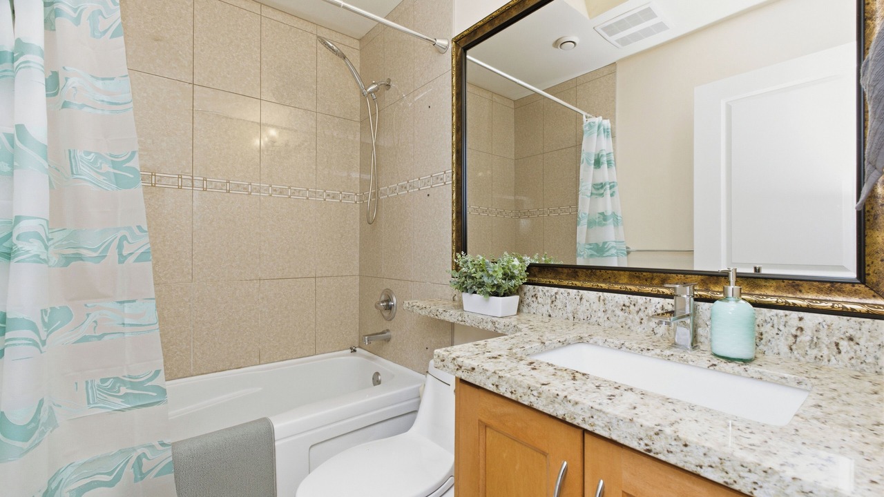 Photo of Bathroom in Renfrew-Collingwood